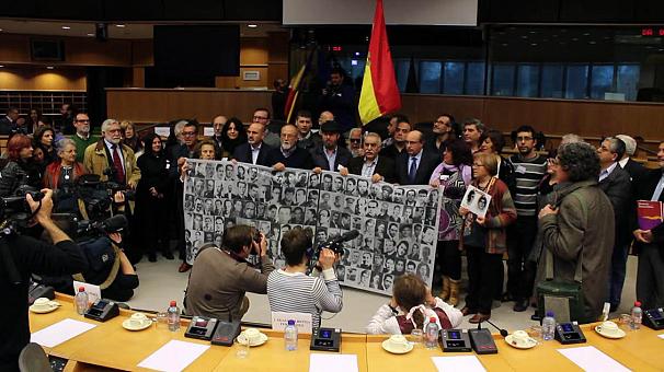 http://es.euronews.com/2014/03/05/victimas-del-franquismo-piden-amparo-al-parlamento-europeo/