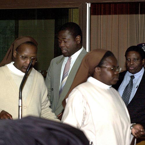 Soeur Gertrude et Soeur Marie-Kizito - Coupables d’avoir livré aux tueurs entre 6000 et 7000 Tutsis