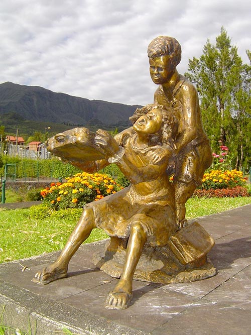 Sculpture installée à Saint-Denis de La Réunion, en hommage aux enfants réunionnais arrachés à leur île