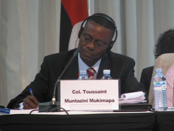 Toussaint Muntazini Mukimapa lors d'une conférence de la Coalition pour la CPI le 3 juin 2010 à Kampala, en Ouganda