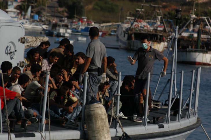 Accusées d'être complices des passeurs en Méditerranée,  les ONG répondent