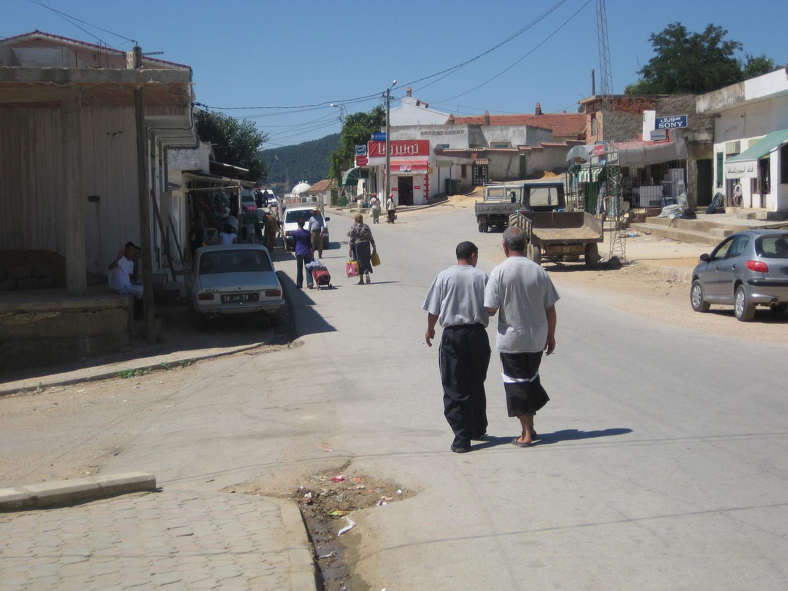 CPA TUNISIE BIZERTE LES RUES DE BIZERTE (cliché pas courant EUR 10,00 - FR
