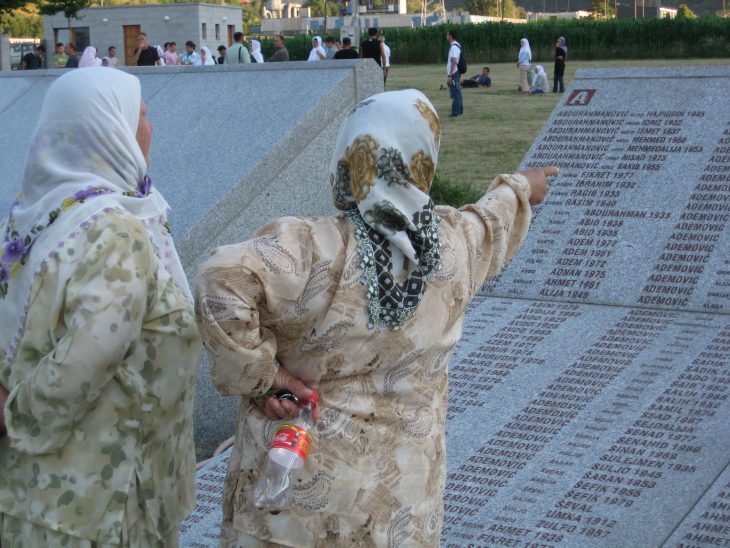 Le génocide de Srebrenica ignoré par les manuels scolaires serbes de Bosnie