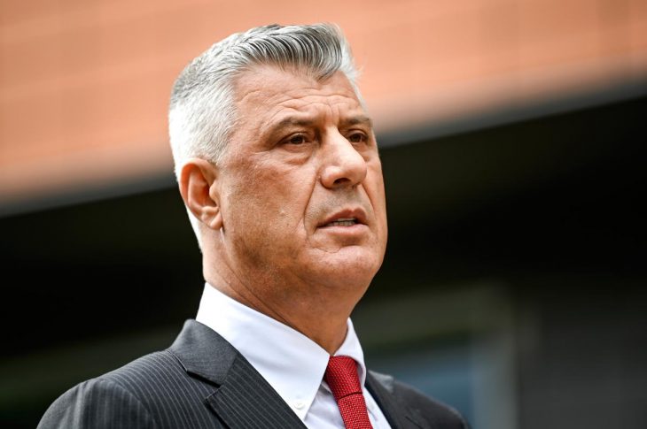 Avec le président Thaçi et trois UCK dans le box, les Chambres du Kosovo démarrent en force