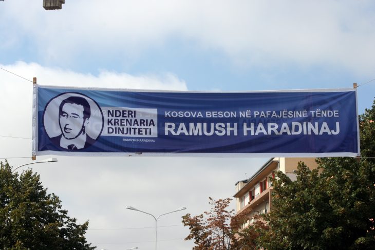 Un 'Rambo' Premier ministre du Kosovo accusé de crimes de guerre