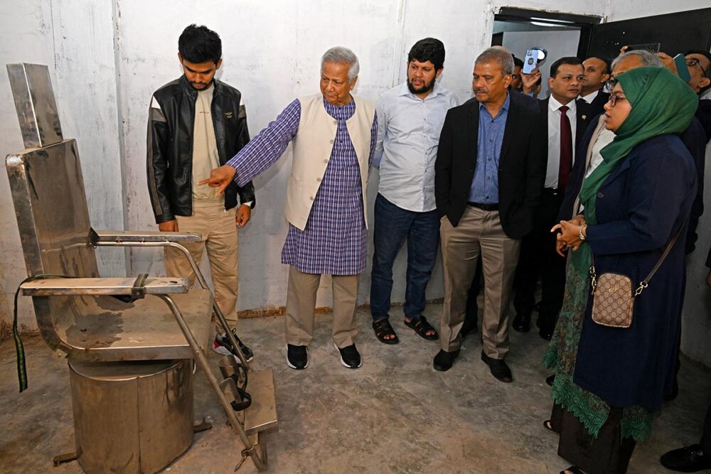 Commission of Inquiry into Torture and Enforced Disappearances in Bangladesh. Photo: Muhammad Yunus, head of the interim government, visits a detention centre where torture is alleged to have taken place.