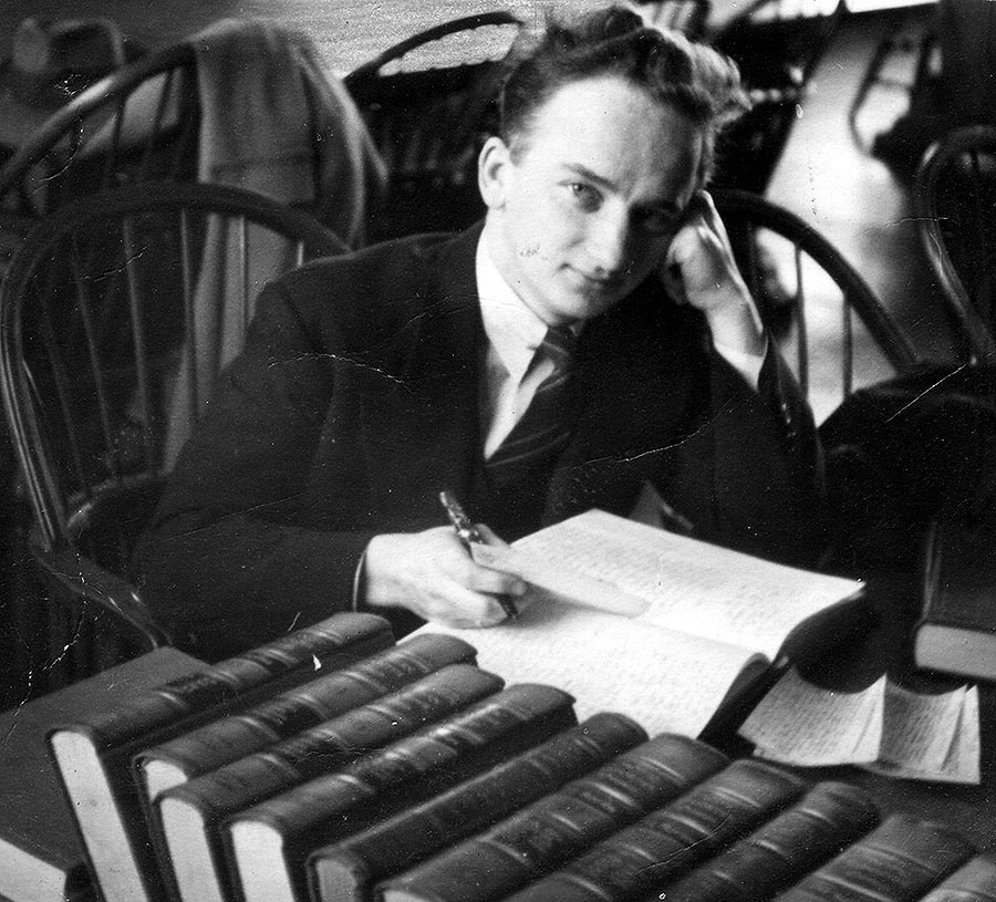 Benjamin Ferencz à la bibliothèque de l'Université d'Harvard