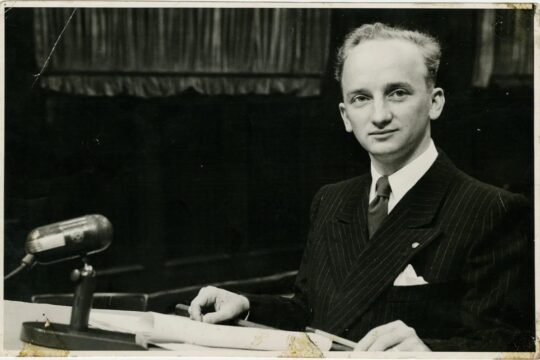 Benjamin Ferencz, jeune procureur au procès de Nuremberg