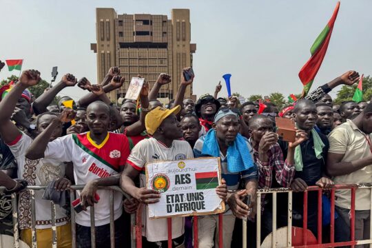 L'annonce du retrait de la Cour pénale internationale (CPI) par les trois Etats du Sahel était-il juste une illusion ? Photo : manifestation en faveur de l’Alliance des États du Sahel (AES) au Burkina Faso.