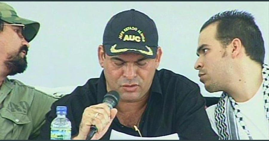 A young Abelardo de la Espriella (right) with former paramilitary boss Salvatore Mancuso during one of the forums his NGO Fipaz organised prior to the Justice and Peace transitional mechanism and their demobilisation.