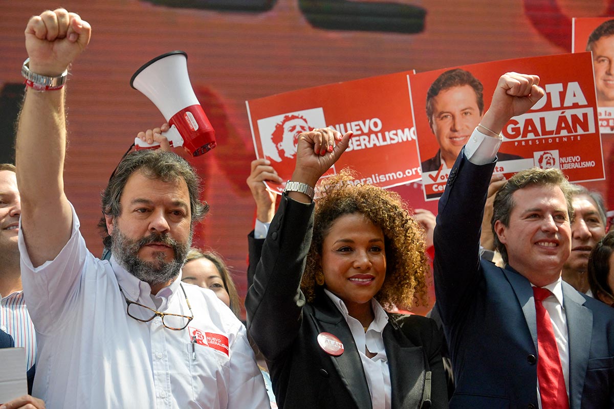 Juan Manual Galán, Mabel Lara y Carlos Negret durante una campaña política