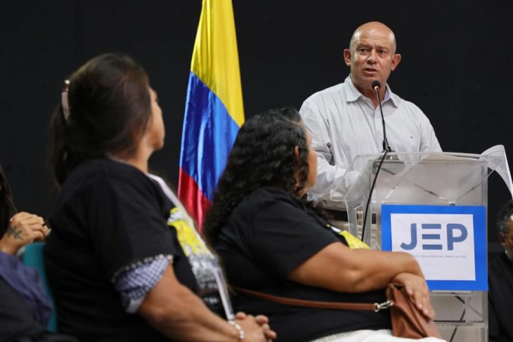 Colonel Rubén Darío Castro speaks to victims of "false positives" in Colombia at a JEP hearing