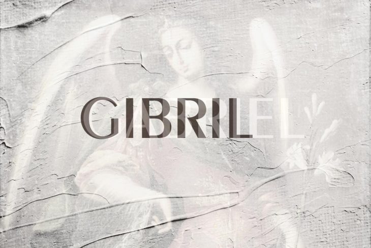 Gibril (Gabriel) avec l'ange Gabriel en arrière-plan