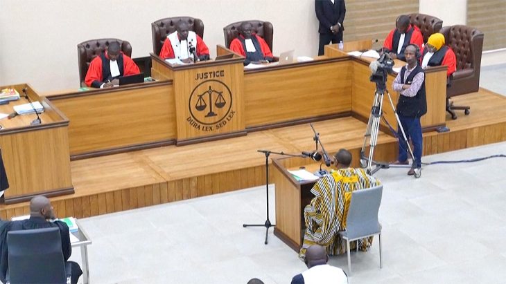 The accused Moussa Dadis Camara faces (from behind) the judges during the September 28 trial in Guinea (Conakry).