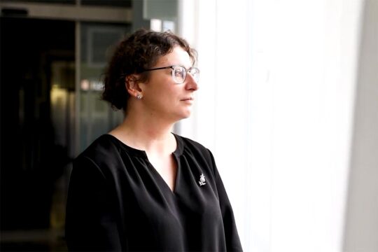 Beti Hohler, juge à la Cour pénale internationale (CPI), subit les sanctions imposées par le gouvernement américain.