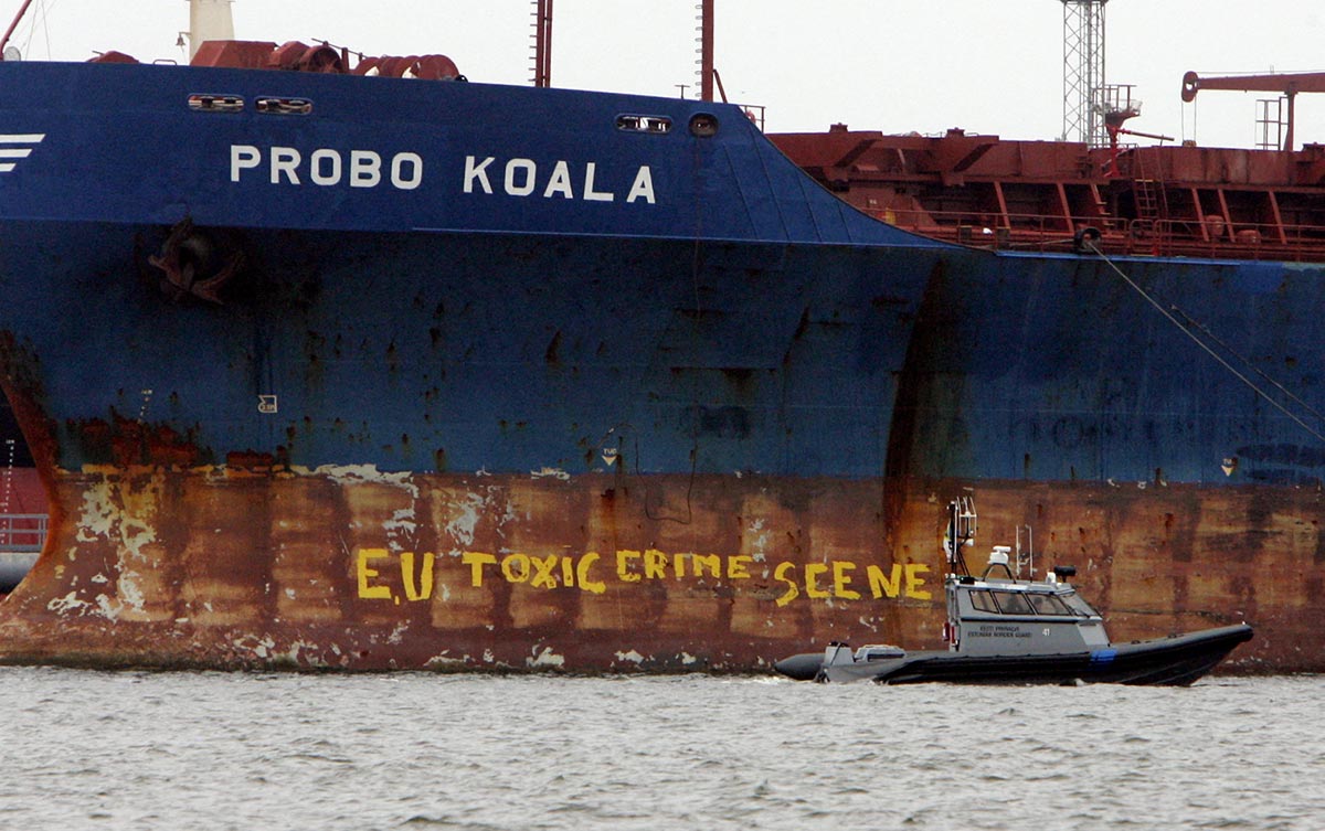En 2006, le Probo Koala, affrété par la compagnie anglaise Trafigura, déverse des tonnes de déchets toxiques à Abidjan. La Côte d’Ivoire a été condamnée pour ses manquements par la Cour africaine des droits de l’homme et des peuples.