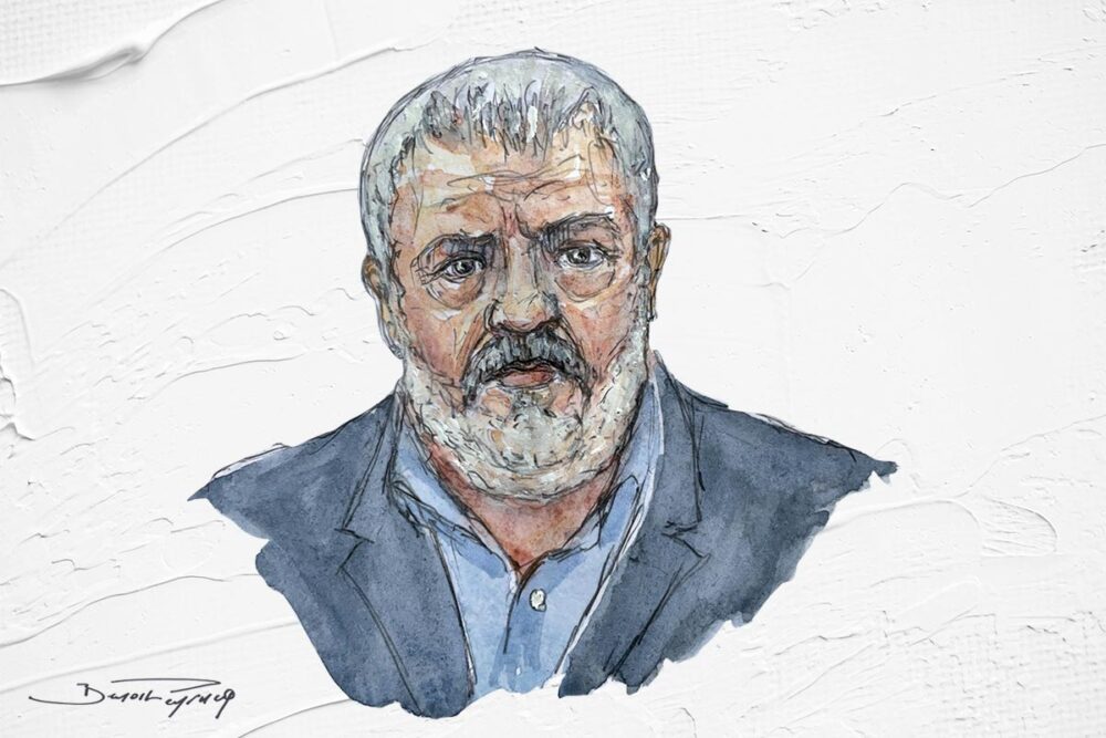 Portrait de Jean-Pierre Massias (aquarelle). Illustration : © Benoît Peyrucq pour Justice Info Grand entretien avec Jean-Pierre Massias au sujet du rapport de la Commission d’enquête indépendante sur les violences sexuelles et physiques commises dans l’établissement scolaire Notre-Dame-de-Bétharram, dont il est le président. Illustration : portrait de Jean-Pierre Massias (aquarelle) signé par Benoît Peyrucq, pour Justice Info.