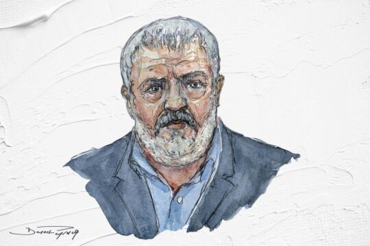 Grand entretien avec Jean-Pierre Massias au sujet du rapport de la Commission d’enquête indépendante sur les violences sexuelles et physiques commises dans l’établissement scolaire Notre-Dame-de-Bétharram, dont il est le président. Illustration : portrait de Jean-Pierre Massias (aquarelle) signé par Benoît Peyrucq, pour Justice Info.