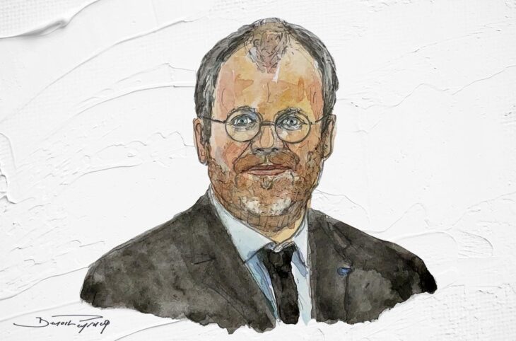 Grand entretien avec Julian Fernandez au sujet des sanctions prises par les États-Unis à l'encontre de la Cour pénale internationale (CPI). Illustration : portrait de Fernandez (aquarelle) signé par Benoît Peyrucq, pour Justice Info.