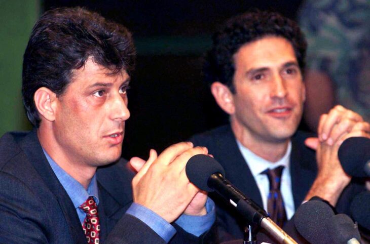Hashim Thaçi et James Rubin lors d’une conférence de Presse au Kosovo.