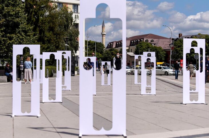 Guerre du Kosovo - Installation en hommage aux victimes de l'UCK (Armée de libération du Kosovo)