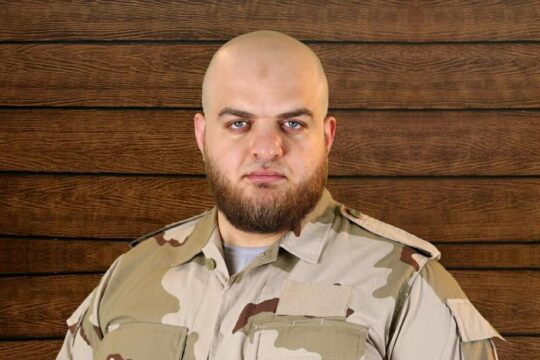 Lors de son procès à Paris (France), Majdi Nema (alias « Islam Alloush ») a été reconnu coupable de complicité de crime de guerre commis en Syrie. Il est condamné à 10 ans de prison.