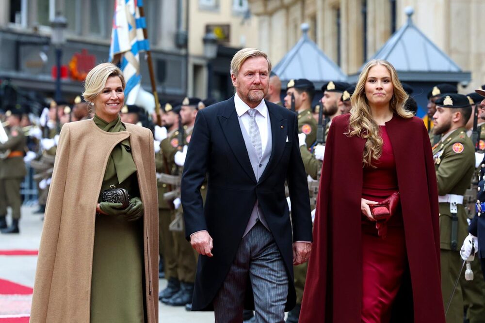 Queen Maxima of the Netherlands, Princess Amalia and King Willem-Alexander of the Netherlands attend the swearing-in ceremony of Grand Duke Guillaume in Luxembourg on 3 October 2025. Photo: © Alexandros Michailidis / Shutterstock A new investigation highlights the role of the Dutch royal family in supporting and profiting from Dutch colonialism. By ordering the investigation, the Dutch King Willem-Alexander showed his open attitude towards a painful side of his family’s past. Photo: Queen Maxima, Princess Amalia and the King walk in a street.