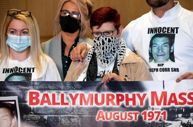 Familles des victimes du massacre de Ballymurphy en Irlande du Nord