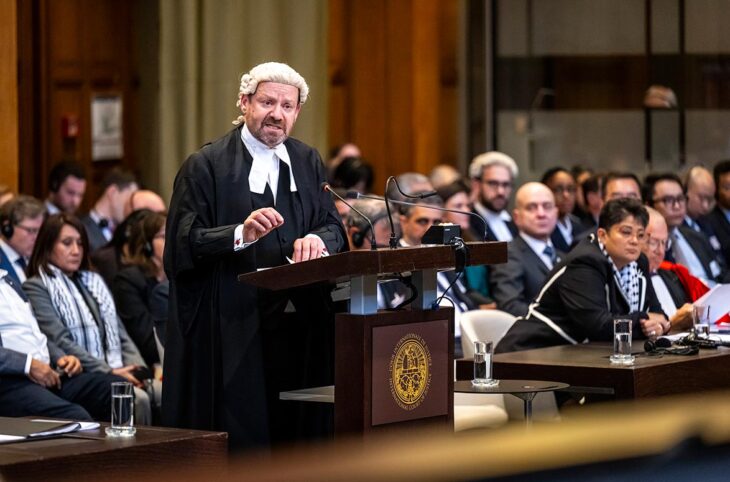 Hearing before the International Court of Justice (ICJ) on Israel's occupation of Palestine, February 19, 2024. Photo: Philippe Sands develops his arguments from the Palestinian side.
