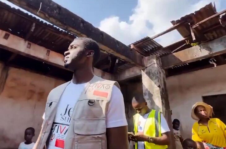 Chançard Bolukola, coordonnateur du Fonds de réparation et d’indemnisation des victimes des activités illicites de l’Ouganda en RDC (Frivao), est accusé du détournement d'une partie de ces fonds versés par l'Ouganda à la République démocratique du Congo en 2025. Image : capture d'une vidéo montrant Bolukola portant des habits siglés du Frivao.