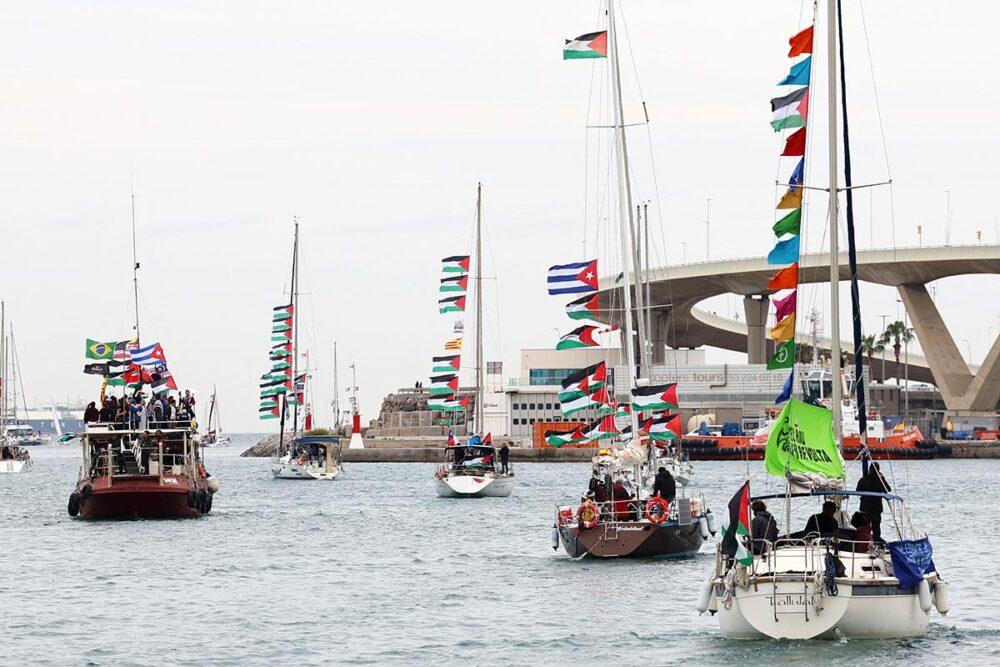 Ships bound for the Gaza flotilla set sail from Barcelona’s Port Vell on 12 April 2026. Last spring, dozens of vessels heading for Gaza carrying food, medical supplies and hygiene products were intercepted by the Israeli military. The activists were then taken to Israel where they were placed in detention. Photo: © Josep Lago / AFP Several ships setting sail from the port of Barcelona are set to join the flotilla bound for Gaza.