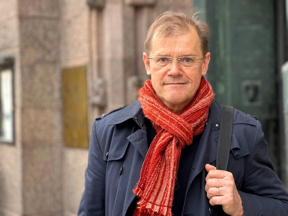 Egbert Wesselink est souvent considéré comme étant à l'origine du procès Lundin en Suède. Il a révélé, dans le rapport de l'Ong néerlandaise Pax, les liens de la société suédoise Lundin Oil (et 2 autres compagnies pétrolières) avec les crimes de guerre perpétrés au Soudan dans les années 1990-2000.