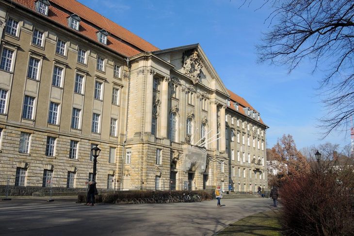 Tribunal à Berlin où est jugé Moafak D, pour crimes de guerre en Syrie.