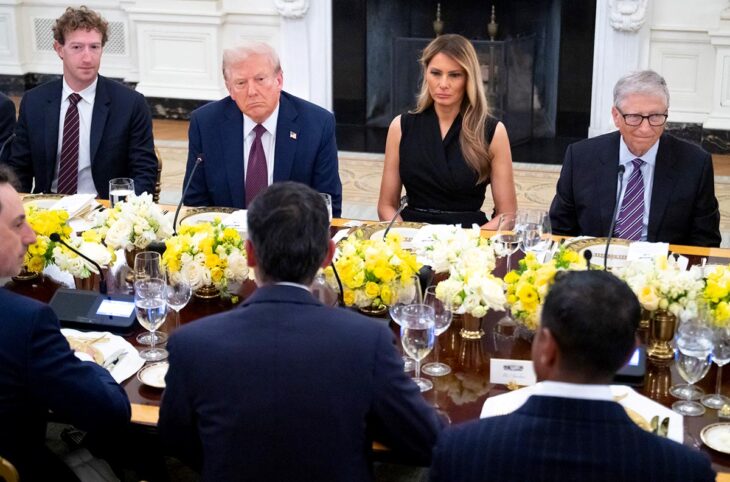 Donald Trump préside un diner à la Maison Blanche auquel les leaders de la 