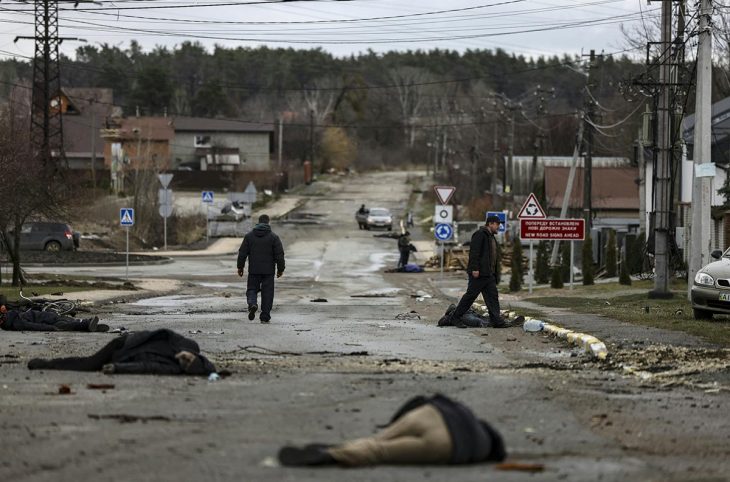 Dead bodies on Yablunska street in Bucha (Ukraine)