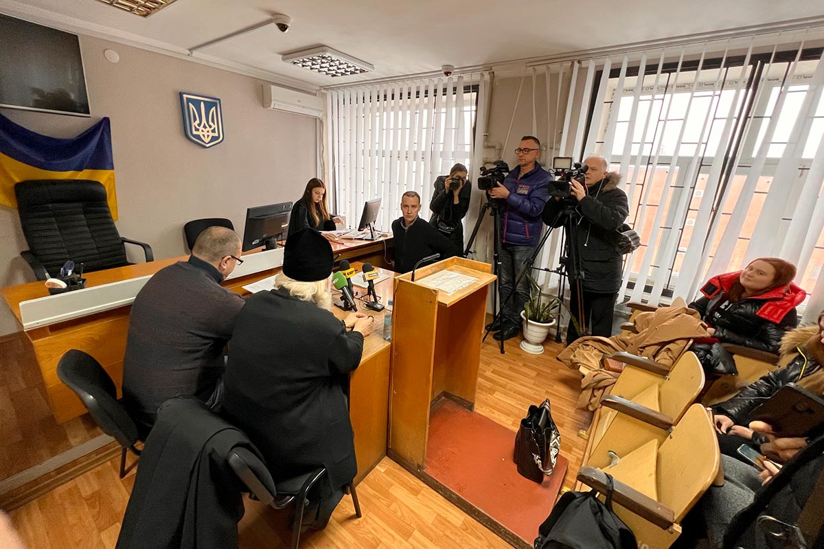 The priest Joasaph and his lawyer are sitting in the courtroom of the Leninsky court in Kropyvnytskyi (Ukraine) and facing journalists.