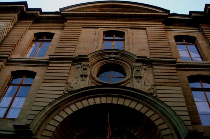 Compétence universelle : une bonne loi en Suisse mais un manque de volonté politique, selon TRIAL