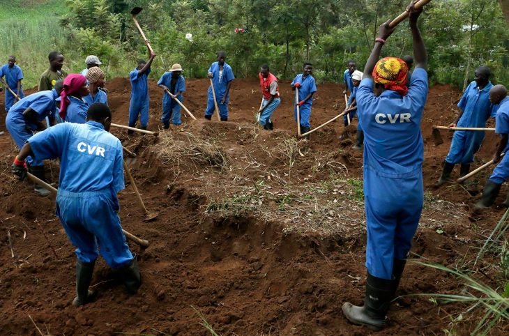 Burundi : les exhumations de la Commission vérité prises dans le jeu électoral